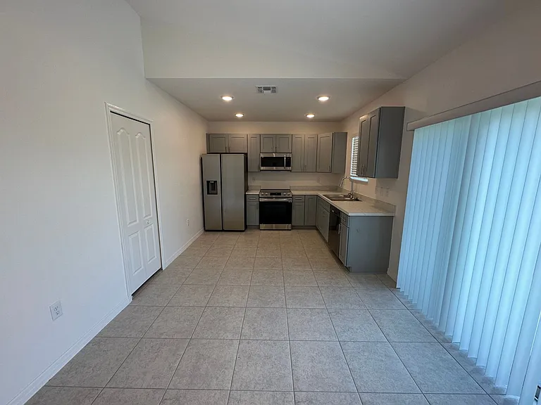 2290 Tropicana Dr — Photo 8