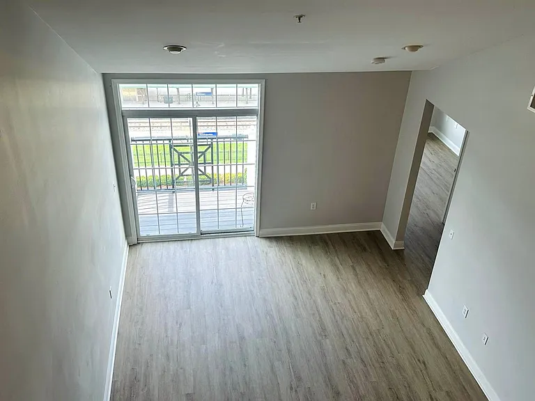 300 W Elm St #2417 — Photo 16