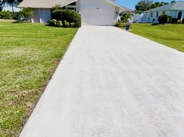 9390 Gulfstream Blvd, Englewood, FL 34224