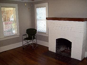 3rd image of 2875 Downing St