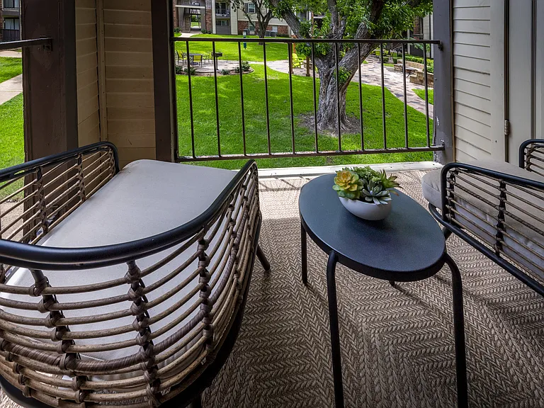 Park West Apartments — Photo 10
