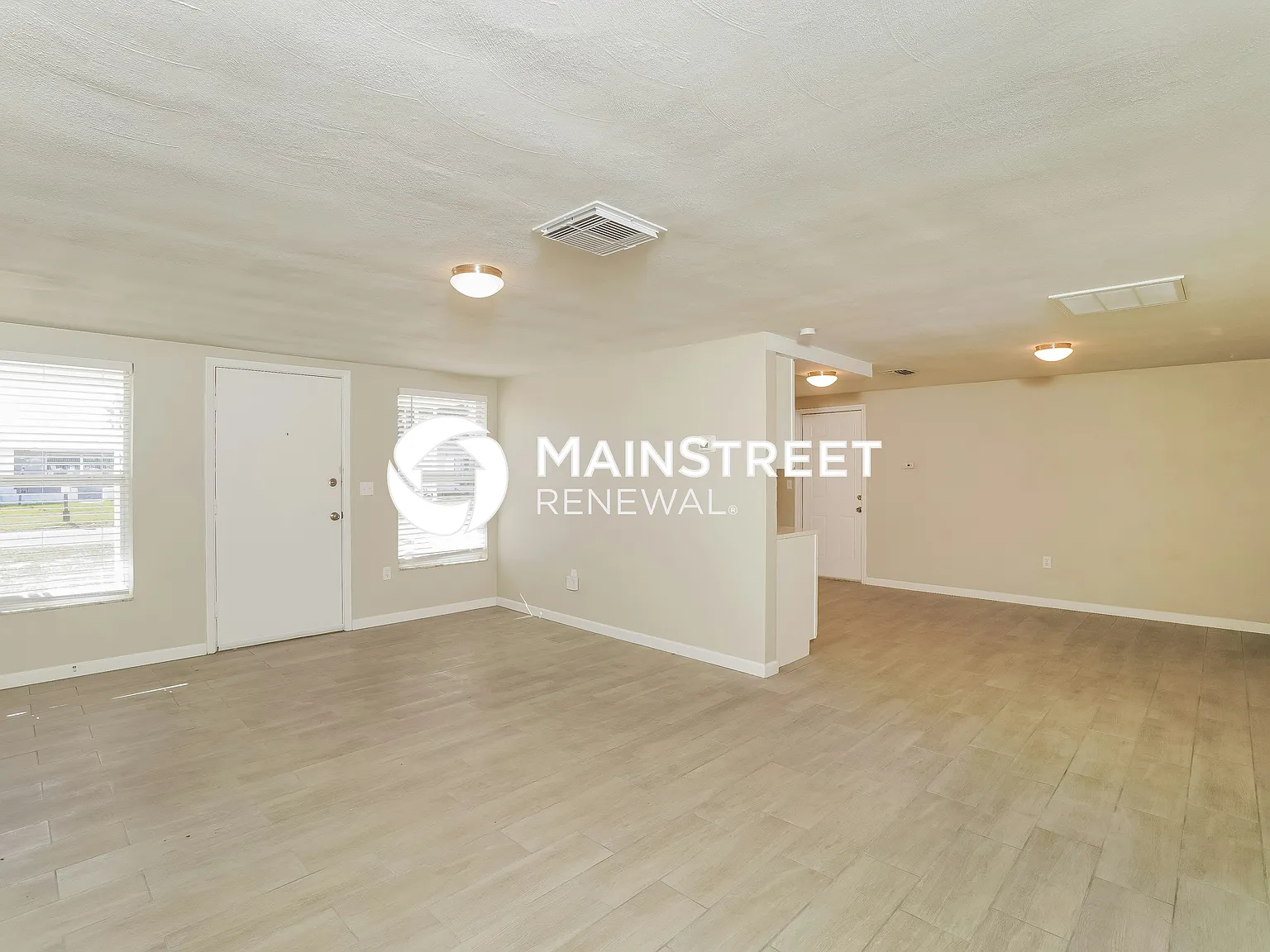 7909 Hawthorn Dr — Photo 2