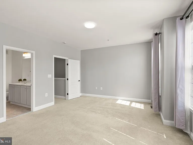 242 N Summit Ave #21 — Photo 30