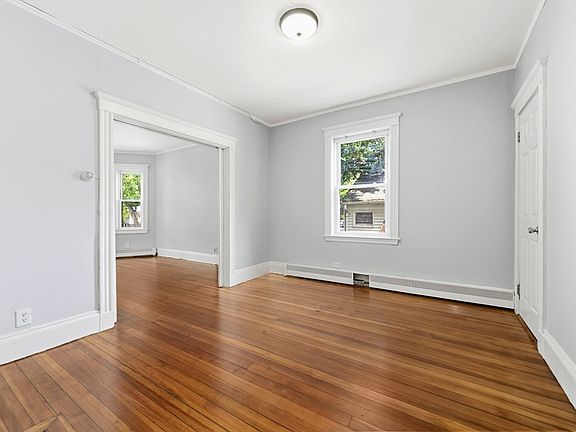 5th image of 145 Welles Ave