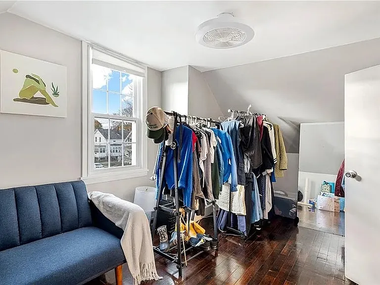 38 Collins St #B — Photo 25