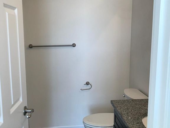 5th image of 291 Douglas Ave APT 14
