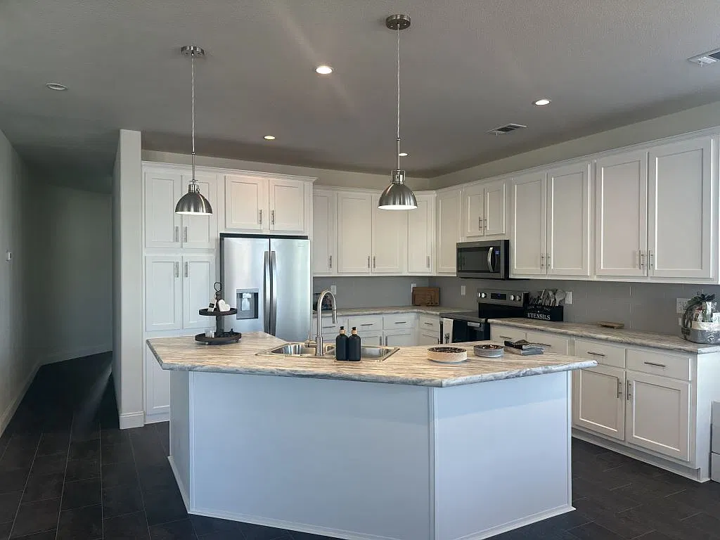 2 bed, 2.0 bath, 1608 sqft, $1,749 — Photo 2