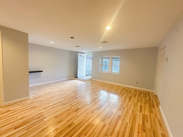 3 Devens St APT 7