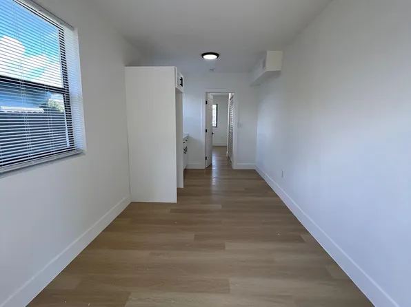 1350 NE 162nd St, Miami, FL
