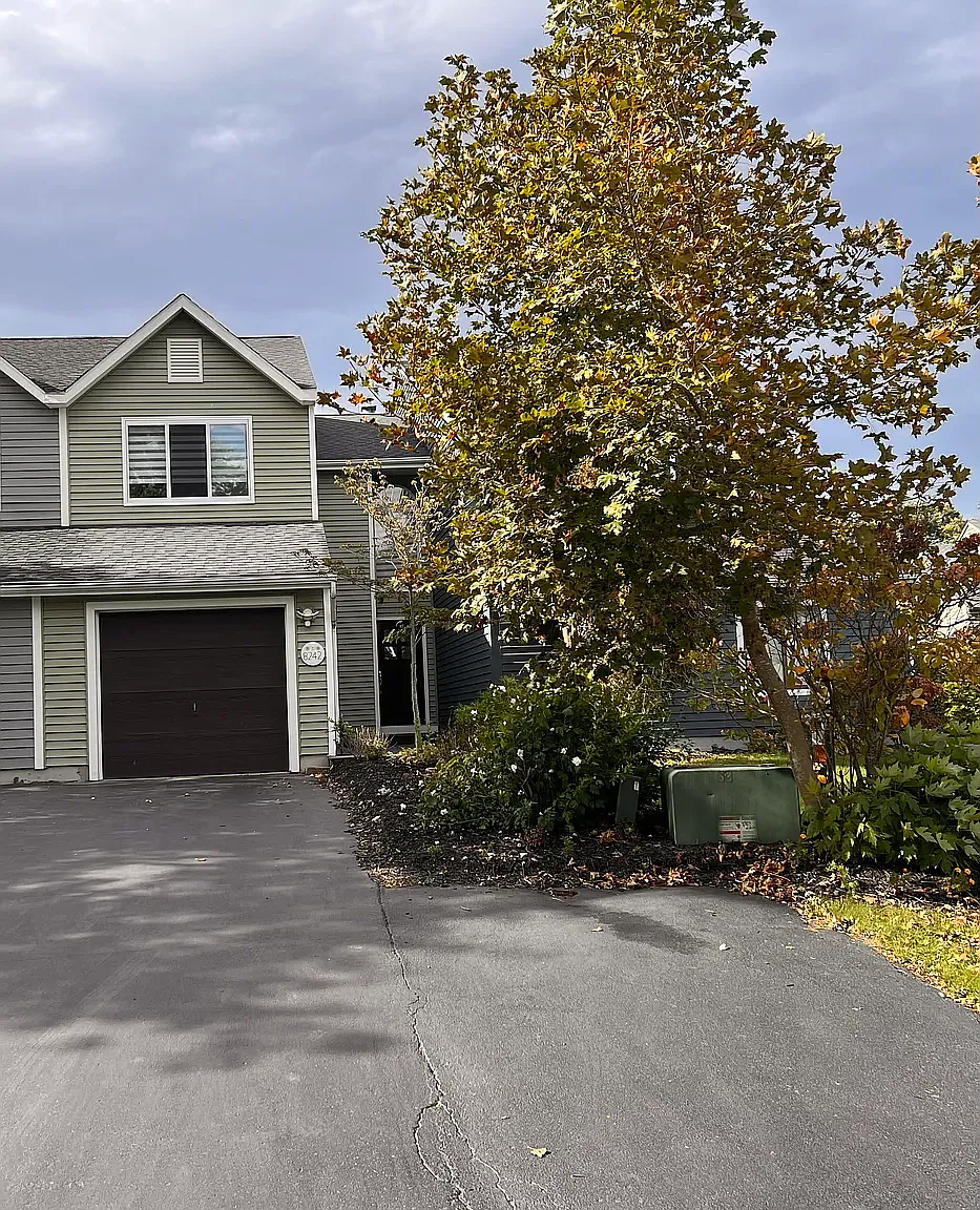 2 bed, 1.5 bath, 1204 sqft, $2,195 — Photo 1