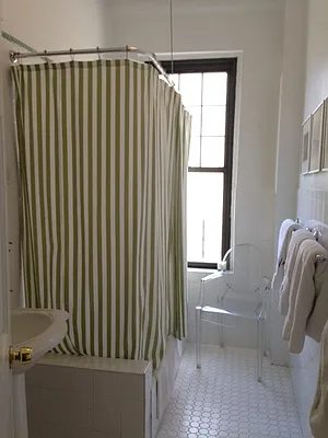 Rented by Moises Farhart, LREB | media 29