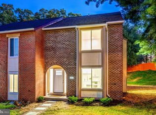 2933 Cambridge Dr, Woodbridge, VA 22192