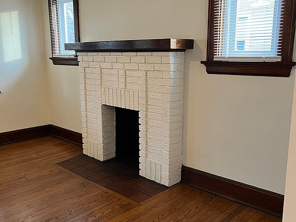 4th image of 903 Ellison Ave #1