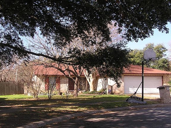 2nd image of 6206 Applewest Cir