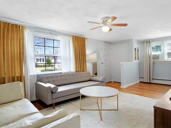 25 Caverly St, Warwick, RI 02886