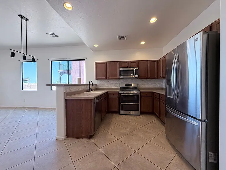 1024 Horner Dr — Photo 3