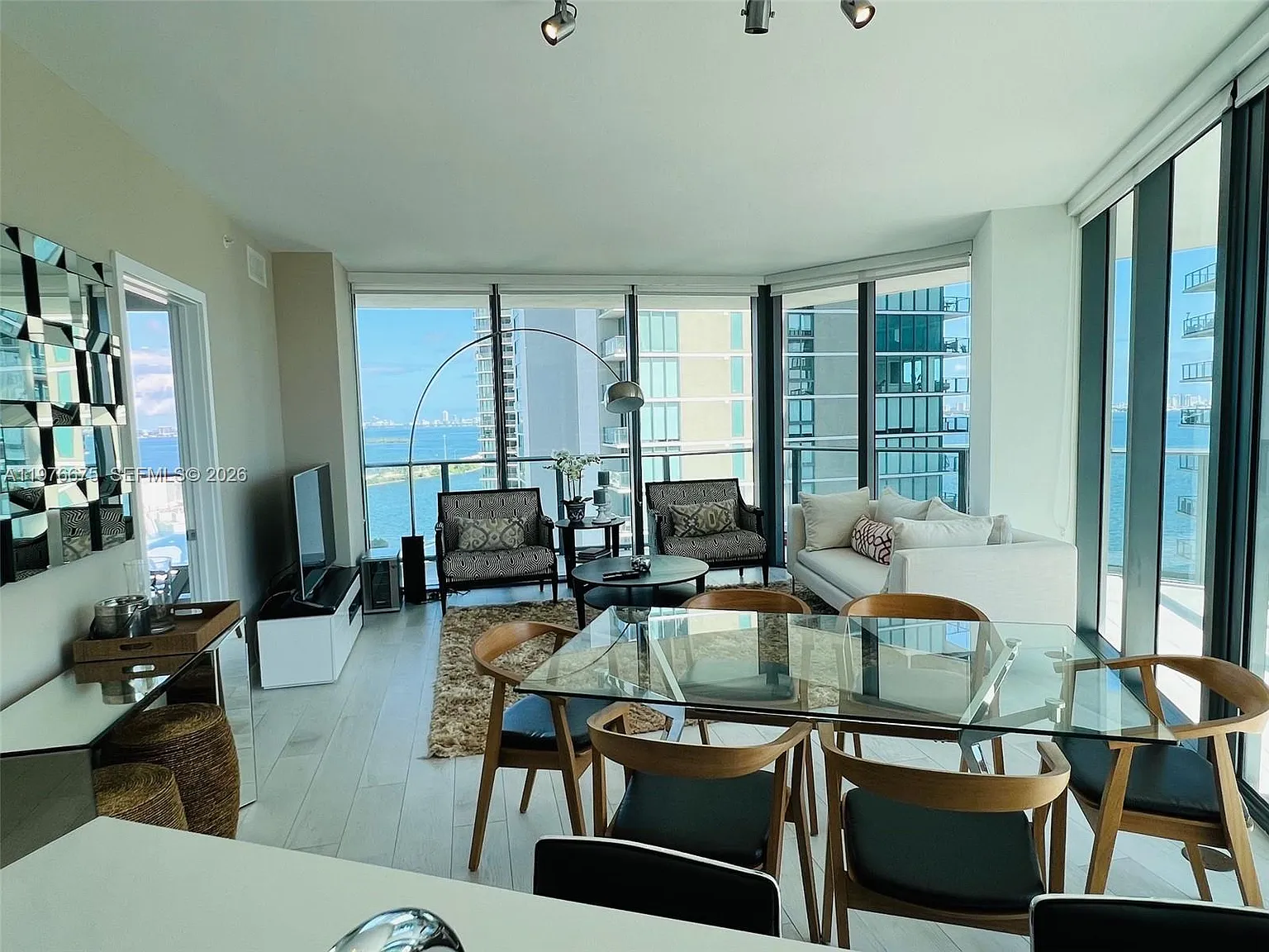 Paraiso Bayviews Condo — Photo 1