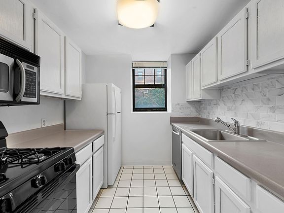 4th image of 151 Stanton St #Dxc
