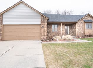 1071 Longfellow Dr, Canton, MI 48187