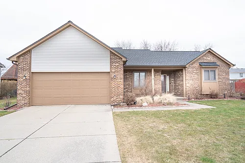 1071 Longfellow Dr Photo 1