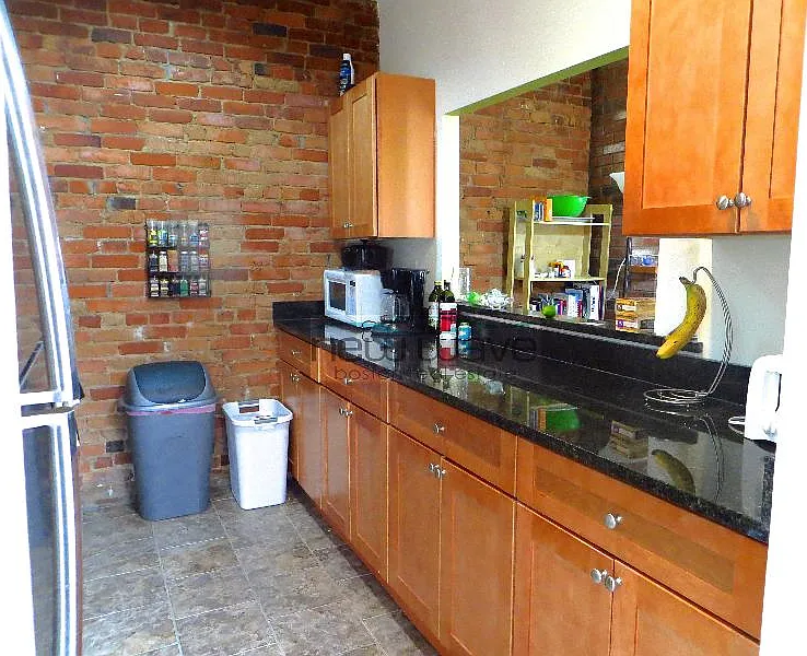 4 bed, 9999 sqft, $6,700 — Photo 4