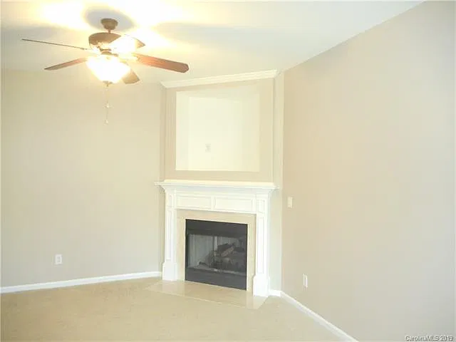 3 bed, 2.5 bath, 1660 sqft, $1,795 — Photo 3