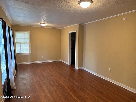 2nd image of 668 Broadmoor Dr