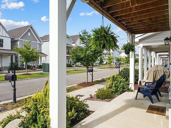 5th image of 734 Cottage Park Dr