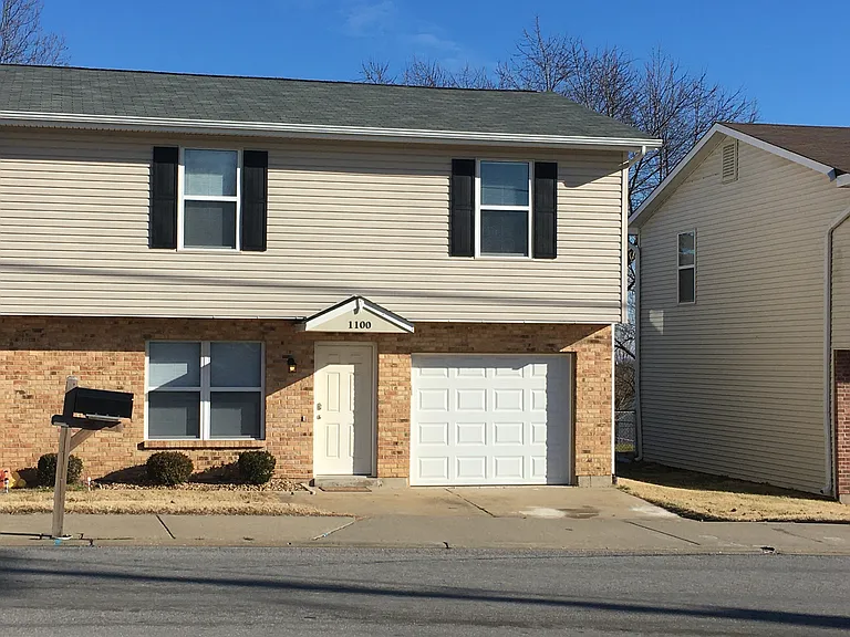 1102 Caulks Hill Rd — Photo 1