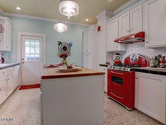 5th image of 1015 Lee Ave