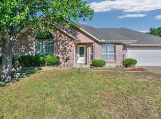107 Honeysuckle Ct, Lufkin, TX 75904