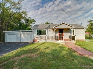 56 Ray St, Cottage Hills, IL 62018