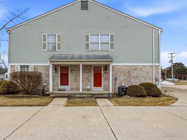 24649 N Meadow Dr, Harrison Township, MI 48045