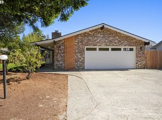 2232 24th St, Florence, OR 97439