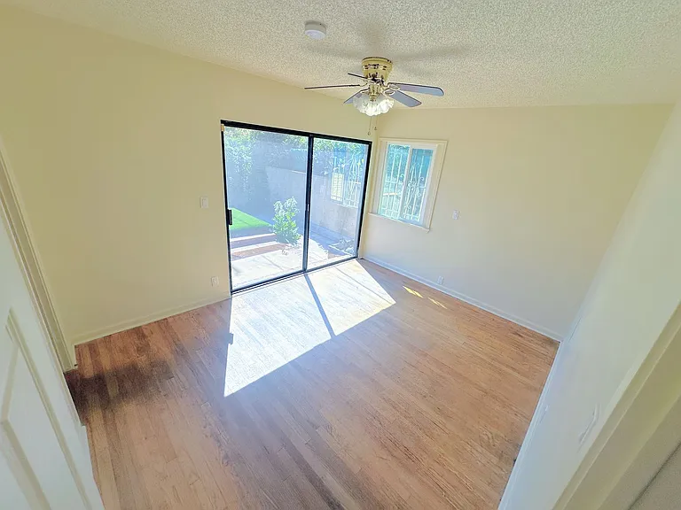 3977 Coolidge Ave — Photo 11