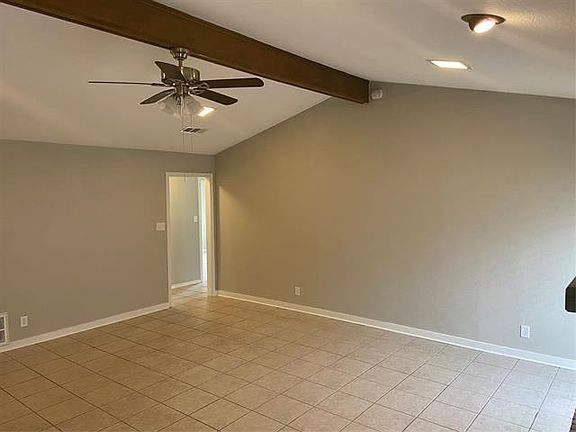 5th image of 2820 Clear Springs Dr