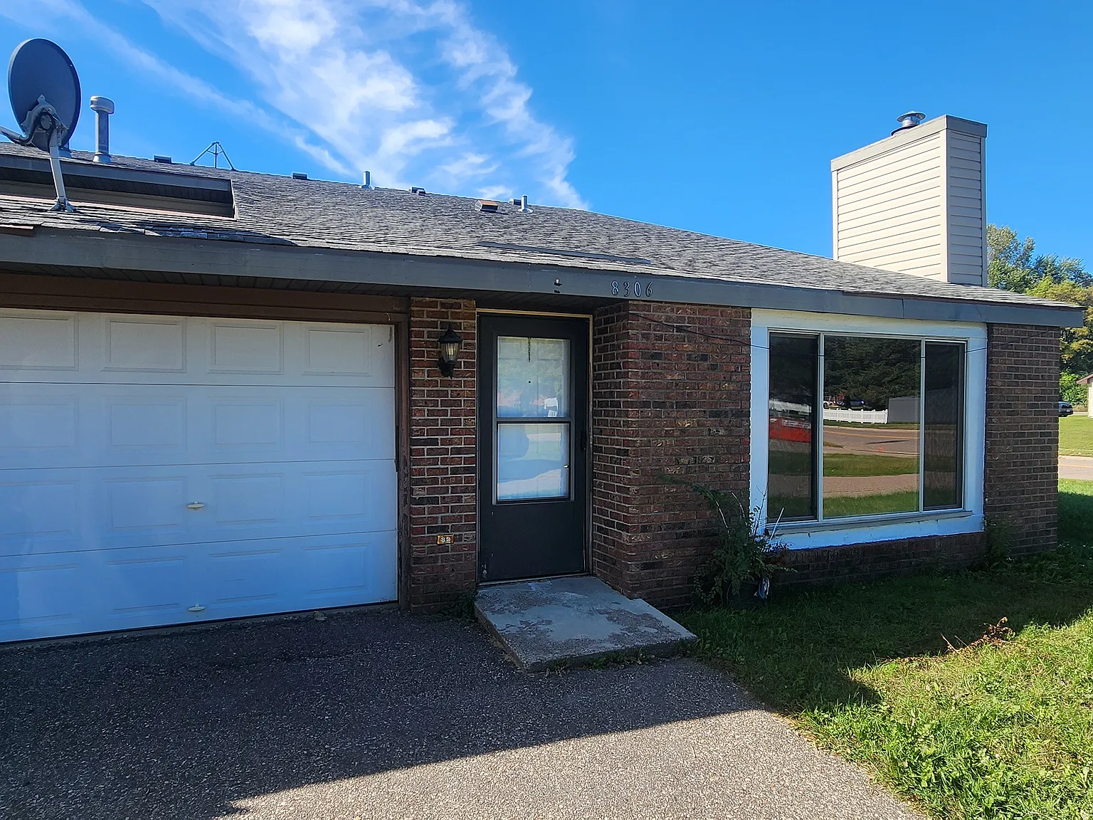 3 bed, 1450 sqft, $1,950 — Photo 2