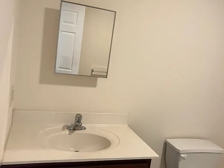 Holly Brook Apartments — Photo 30