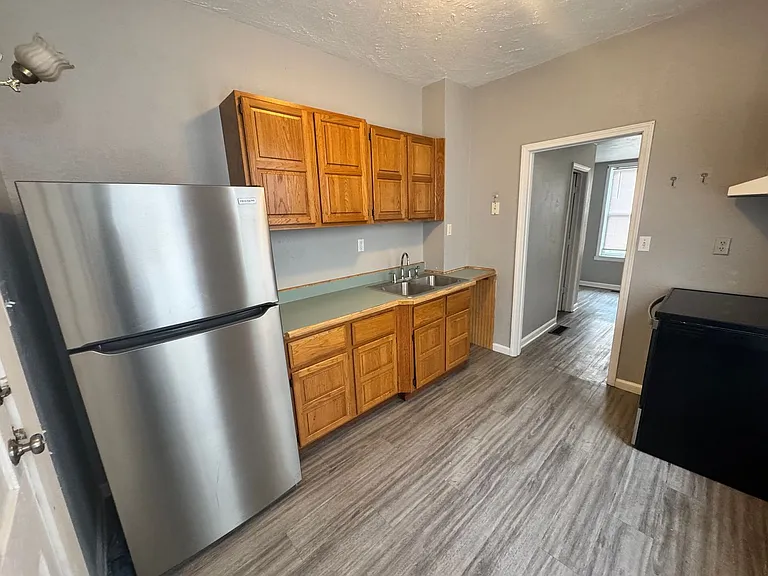 902 N Harrison St — Photo 3