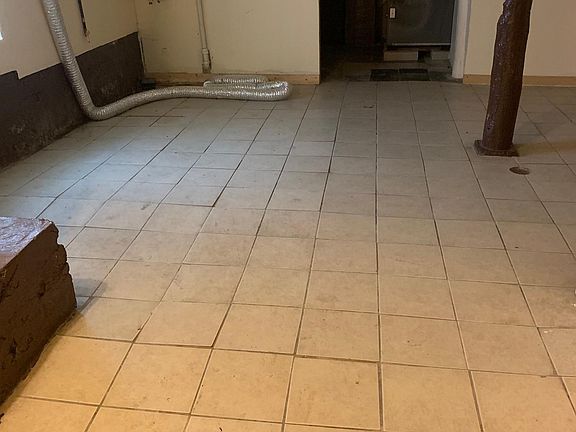 4th image of 6821 S Artesian Ave