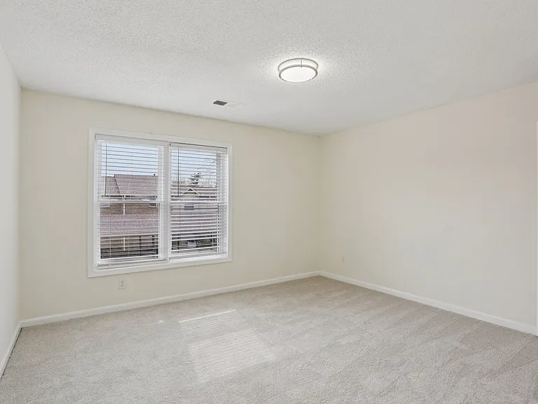2429 Kennedy Ct — Photo 23