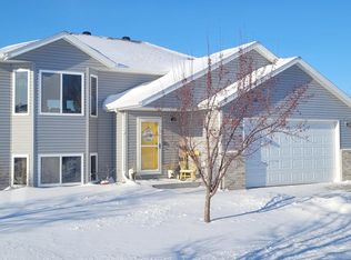 3907 13th St S, Moorhead, MN 56560