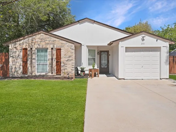 2111 Sharpshire Ln, Arlington, TX 76014