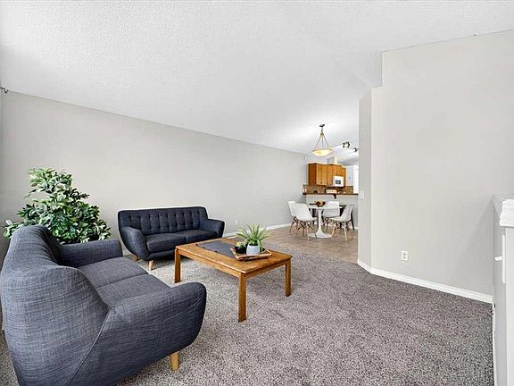 5th image of 342 E Prestwick Cir SE