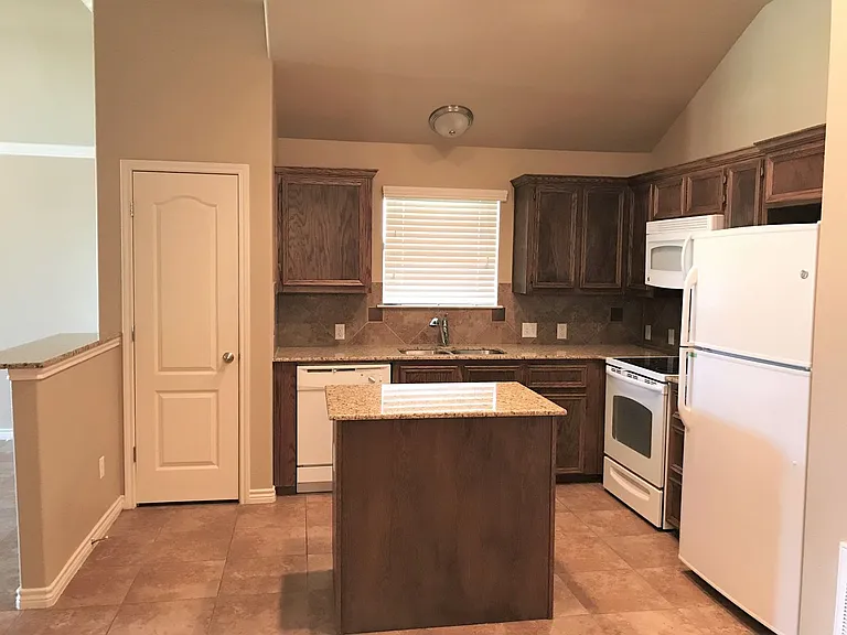 4705B Passion Flower Blvd — Photo 4
