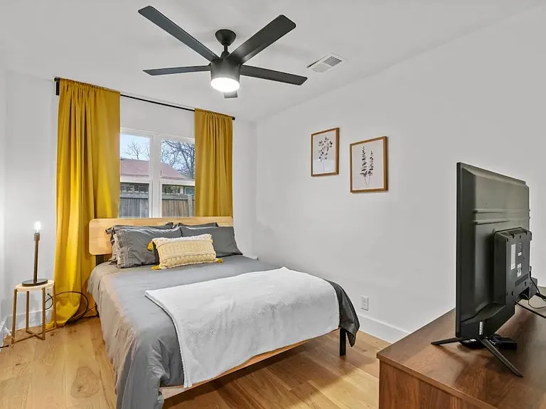2104 Lamplight Village Cir #B — Photo 12