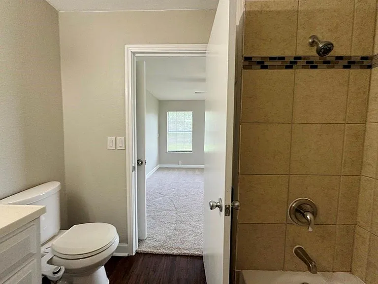 600 Seminole Rd — Photo 32