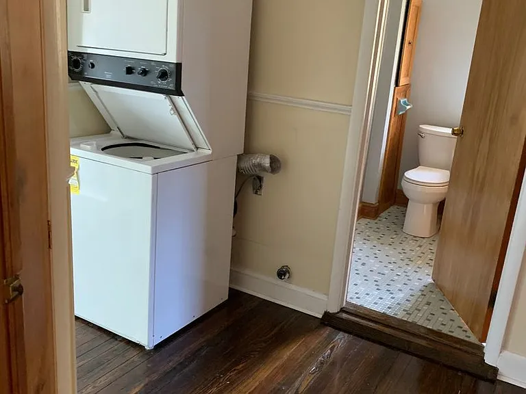1430 Chapman Ave SW — Photo 4