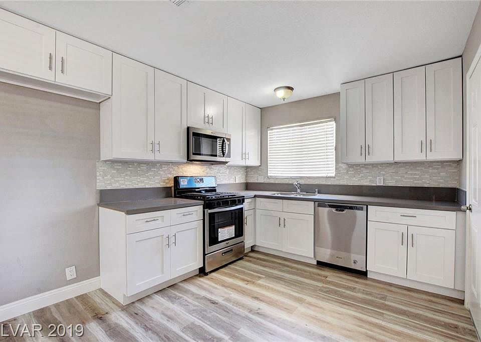 1st image of 724 McDermit St