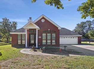 230 Roundbunch Rd E, Bridge City, TX 77611